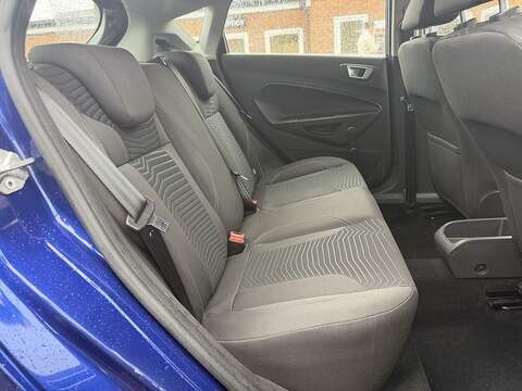 Ford Fiesta 1.0T EcoBoost Zetec Hatchback 5dr Petrol Powershift Euro 5 (100 ps) - U2317