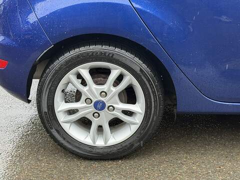 Ford Fiesta 1.0T EcoBoost Zetec Hatchback 5dr Petrol Powershift Euro 5 (100 ps) - U2317