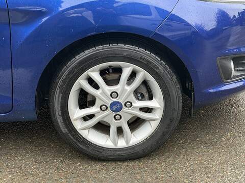 Ford Fiesta 1.0T EcoBoost Zetec Hatchback 5dr Petrol Powershift Euro 5 (100 ps) - U2317