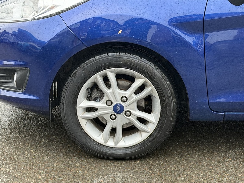 Ford Fiesta 1.0T EcoBoost Zetec Hatchback 5dr Petrol Powershift Euro 5 (100 ps) - U2317