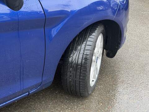 Ford Fiesta 1.0T EcoBoost Zetec Hatchback 5dr Petrol Powershift Euro 5 (100 ps) - U2317