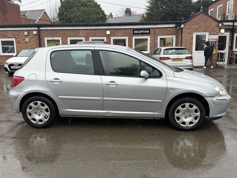 Peugeot 307 1.4 16v Envy Hatchback 5dr Petrol Manual (155 g/km, 90 bhp) - U2318