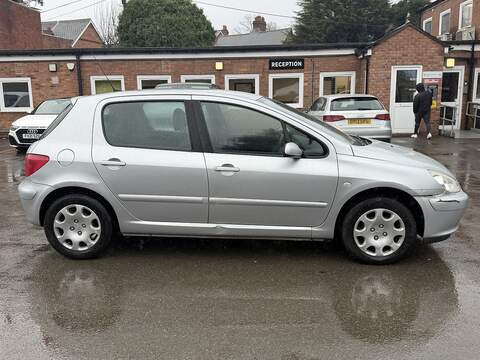 Peugeot 307 1.4 16v Envy Hatchback 5dr Petrol Manual (155 g/km, 90 bhp) - U2318
