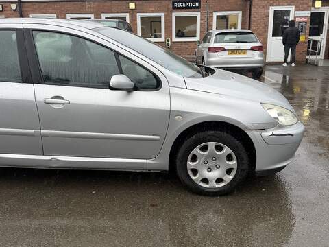 Peugeot 307 1.4 16v Envy Hatchback 5dr Petrol Manual (155 g/km, 90 bhp) - U2318