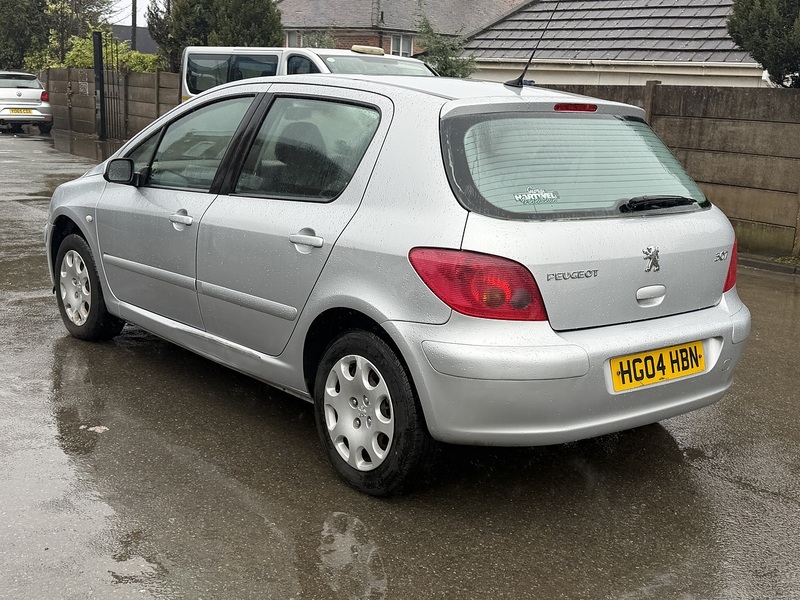 Peugeot 307 1.4 16v Envy Hatchback 5dr Petrol Manual (155 g/km, 90 bhp) - U2318