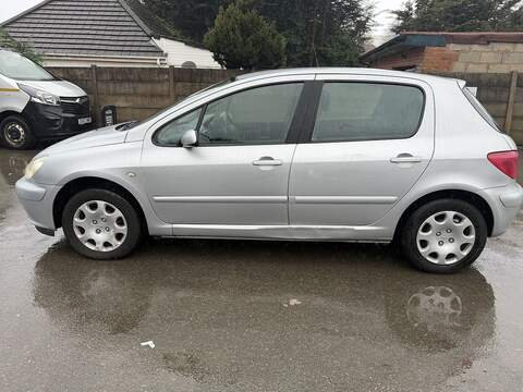 Peugeot 307 1.4 16v Envy Hatchback 5dr Petrol Manual (155 g/km, 90 bhp) - U2318