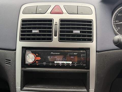 Peugeot 307 1.4 16v Envy Hatchback 5dr Petrol Manual (155 g/km, 90 bhp) - U2318