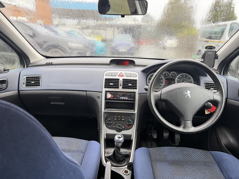 Peugeot 307 1.4 16v Envy Hatchback 5dr Petrol Manual (155 g/km, 90 bhp) - U2318