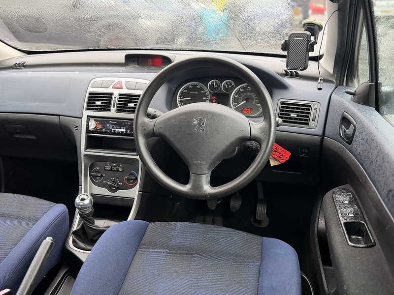 Peugeot 307 1.4 16v Envy Hatchback 5dr Petrol Manual (155 g/km, 90 bhp) - U2318