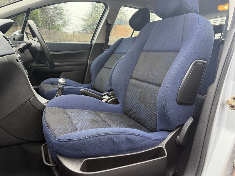 Peugeot 307 1.4 16v Envy Hatchback 5dr Petrol Manual (155 g/km, 90 bhp) - U2318