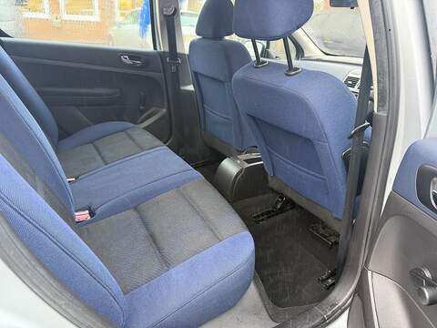 Peugeot 307 1.4 16v Envy Hatchback 5dr Petrol Manual (155 g/km, 90 bhp) - U2318