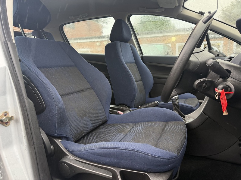 Peugeot 307 1.4 16v Envy Hatchback 5dr Petrol Manual (155 g/km, 90 bhp) - U2318