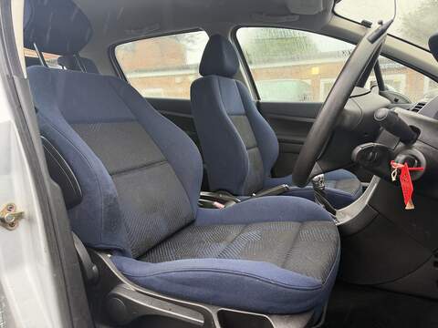 Peugeot 307 1.4 16v Envy Hatchback 5dr Petrol Manual (155 g/km, 90 bhp) - U2318