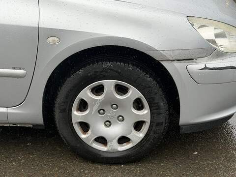 Peugeot 307 1.4 16v Envy Hatchback 5dr Petrol Manual (155 g/km, 90 bhp) - U2318