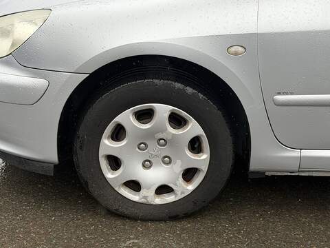 Peugeot 307 1.4 16v Envy Hatchback 5dr Petrol Manual (155 g/km, 90 bhp) - U2318