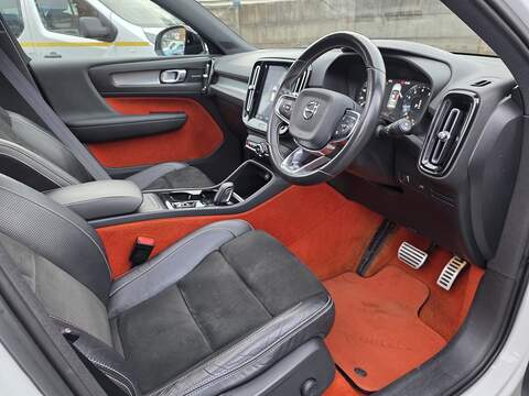 Volvo XC40 2.0 T5 First Edition SUV 5dr Petrol Auto AWD Euro 6 (s/s) (247 ps) - U2322