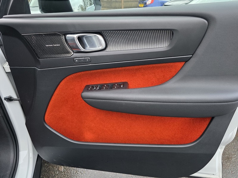 Volvo XC40 2.0 T5 First Edition SUV 5dr Petrol Auto AWD Euro 6 (s/s) (247 ps) - U2322