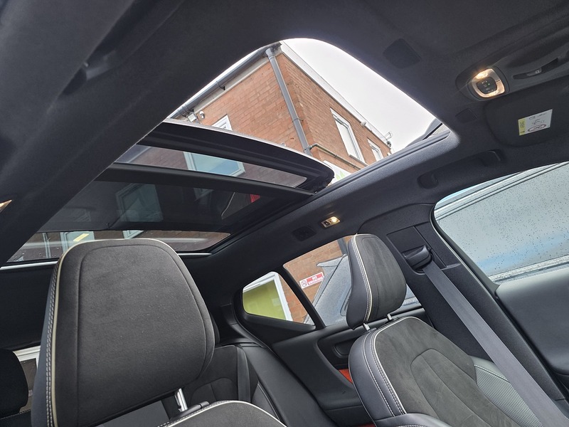 Volvo XC40 2.0 T5 First Edition SUV 5dr Petrol Auto AWD Euro 6 (s/s) (247 ps) - U2322