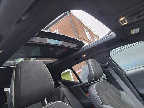 Volvo XC40 2.0 T5 First Edition SUV 5dr Petrol Auto AWD Euro 6 (s/s) (247 ps) - U2322