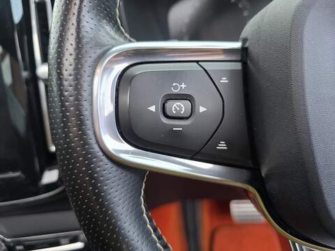 Volvo XC40 2.0 T5 First Edition SUV 5dr Petrol Auto AWD Euro 6 (s/s) (247 ps) - U2322