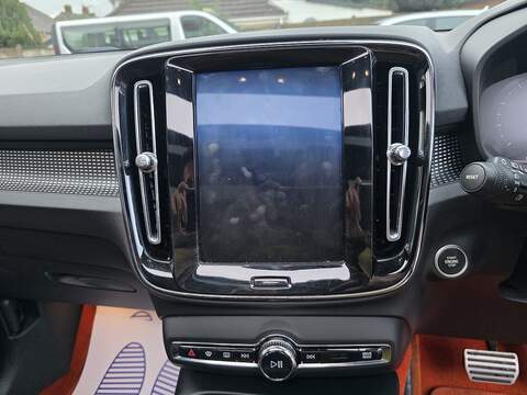 Volvo XC40 2.0 T5 First Edition SUV 5dr Petrol Auto AWD Euro 6 (s/s) (247 ps) - U2322