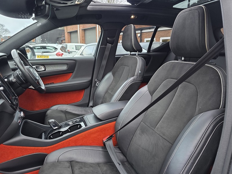 Volvo XC40 2.0 T5 First Edition SUV 5dr Petrol Auto AWD Euro 6 (s/s) (247 ps) - U2322