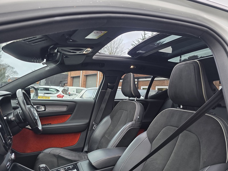 Volvo XC40 2.0 T5 First Edition SUV 5dr Petrol Auto AWD Euro 6 (s/s) (247 ps) - U2322