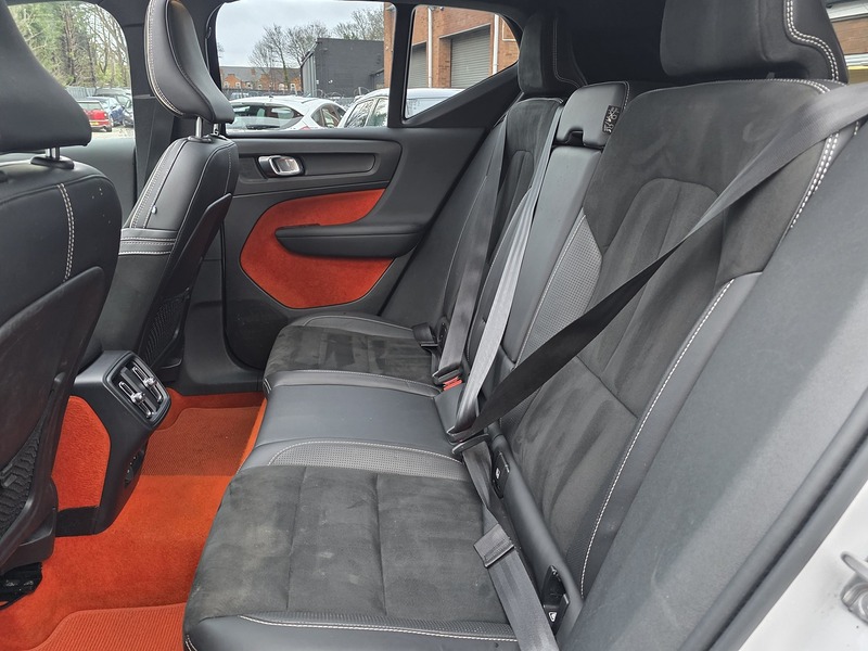 Volvo XC40 2.0 T5 First Edition SUV 5dr Petrol Auto AWD Euro 6 (s/s) (247 ps) - U2322