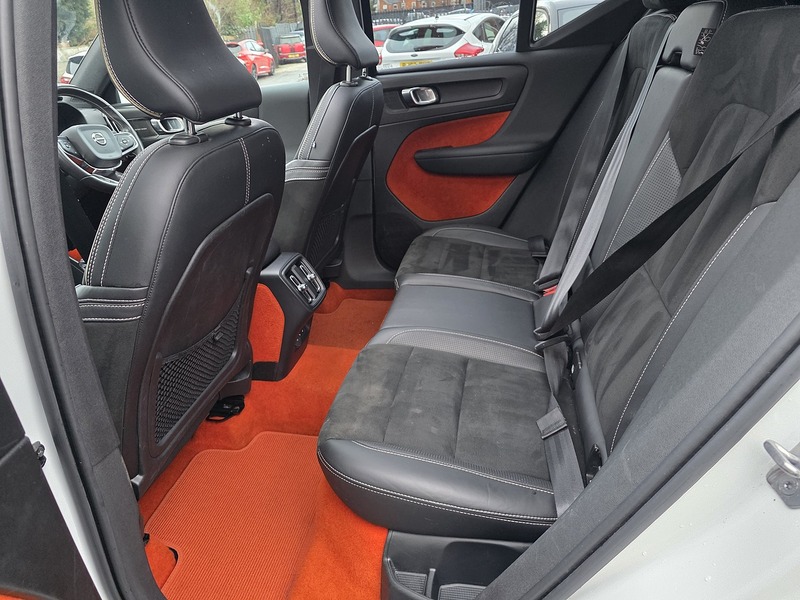 Volvo XC40 2.0 T5 First Edition SUV 5dr Petrol Auto AWD Euro 6 (s/s) (247 ps) - U2322