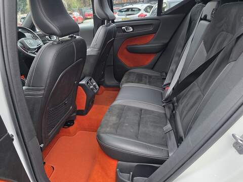 Volvo XC40 2.0 T5 First Edition SUV 5dr Petrol Auto AWD Euro 6 (s/s) (247 ps) - U2322