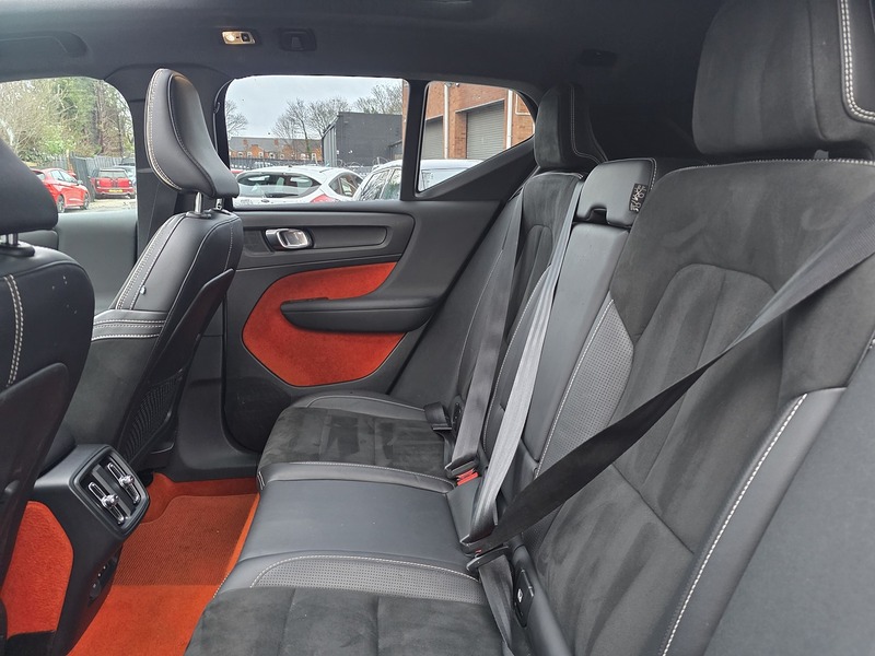 Volvo XC40 2.0 T5 First Edition SUV 5dr Petrol Auto AWD Euro 6 (s/s) (247 ps) - U2322