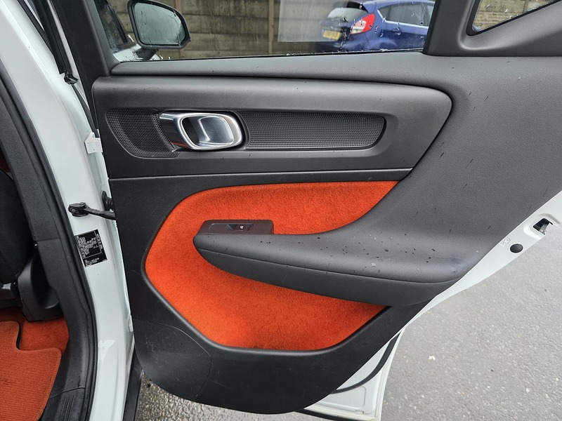 Volvo XC40 2.0 T5 First Edition SUV 5dr Petrol Auto AWD Euro 6 (s/s) (247 ps) - U2322