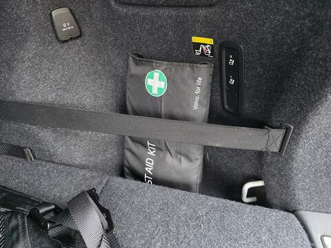 Volvo XC40 2.0 T5 First Edition SUV 5dr Petrol Auto AWD Euro 6 (s/s) (247 ps) - U2322