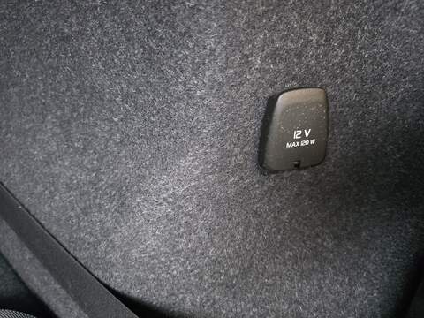 Volvo XC40 2.0 T5 First Edition SUV 5dr Petrol Auto AWD Euro 6 (s/s) (247 ps) - U2322