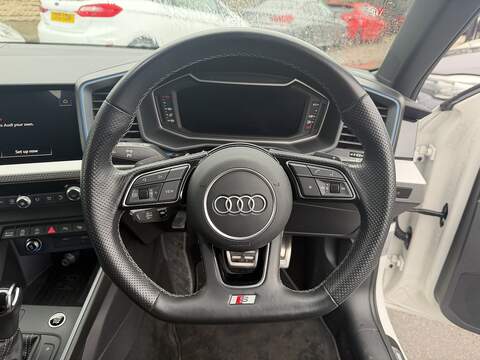 Audi A1 1.0 TFSI 30 Vorsprung Sportback 5dr Petrol S Tronic Euro 6 (s/s) (110 ps) - U2323