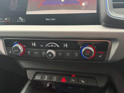 Audi A1 1.0 TFSI 30 Vorsprung Sportback 5dr Petrol S Tronic Euro 6 (s/s) (110 ps) - U2323