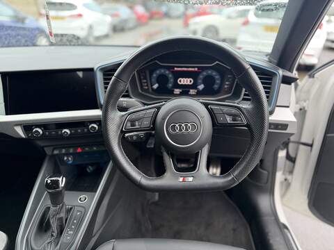 Audi A1 1.0 TFSI 30 Vorsprung Sportback 5dr Petrol S Tronic Euro 6 (s/s) (110 ps) - U2323