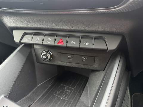 Audi A1 1.0 TFSI 30 Vorsprung Sportback 5dr Petrol S Tronic Euro 6 (s/s) (110 ps) - U2323