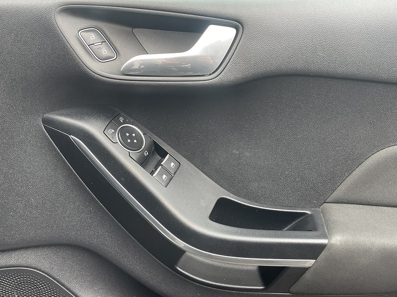 Ford Fiesta 1.0T EcoBoost Titanium Hatchback 5dr Petrol Auto Euro 6 (s/s) (100 ps) - U2324