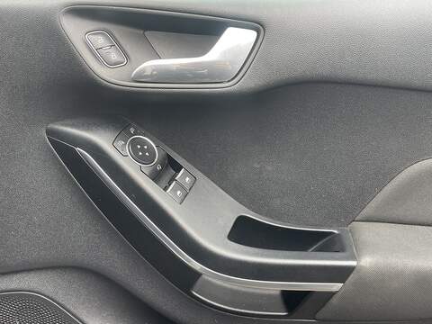 Ford Fiesta 1.0T EcoBoost Titanium Hatchback 5dr Petrol Auto Euro 6 (s/s) (100 ps) - U2324