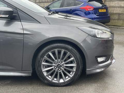 Ford Focus 1.0T EcoBoost ST-Line Hatchback 5dr Petrol Auto Euro 6 (s/s) (125 ps) - U2325