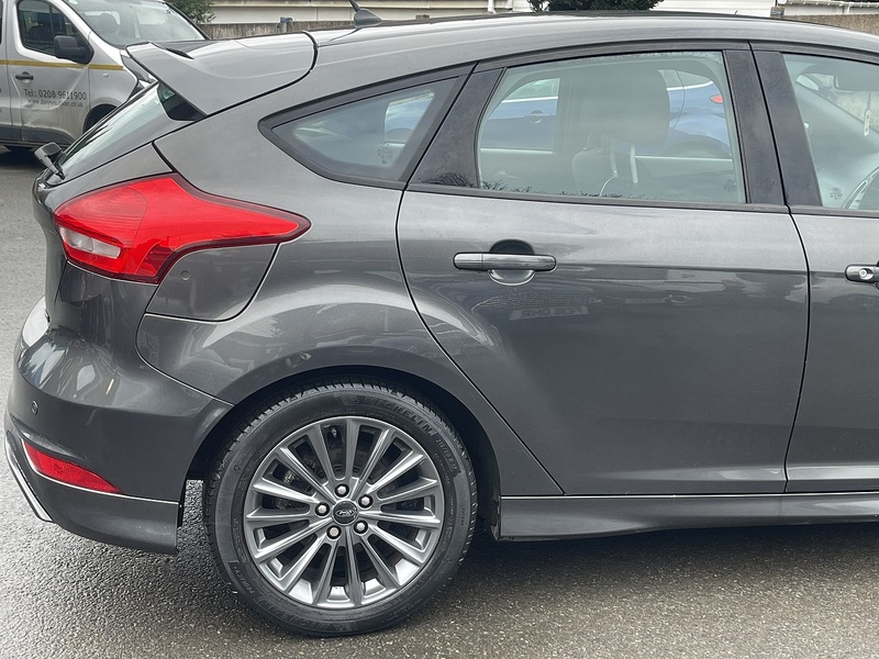 Ford Focus 1.0T EcoBoost ST-Line Hatchback 5dr Petrol Auto Euro 6 (s/s) (125 ps) - U2325