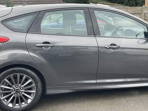 Ford Focus 1.0T EcoBoost ST-Line Hatchback 5dr Petrol Auto Euro 6 (s/s) (125 ps) - U2325