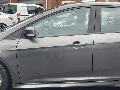 Ford Focus 1.0T EcoBoost ST-Line Hatchback 5dr Petrol Auto Euro 6 (s/s) (125 ps) - U2325