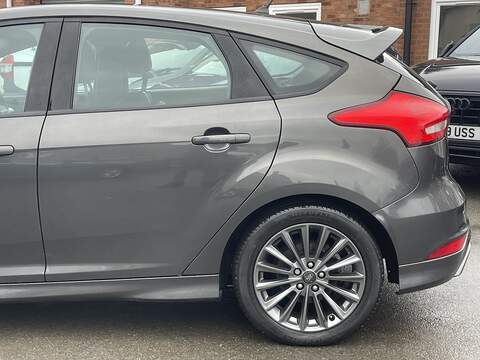 Ford Focus 1.0T EcoBoost ST-Line Hatchback 5dr Petrol Auto Euro 6 (s/s) (125 ps) - U2325