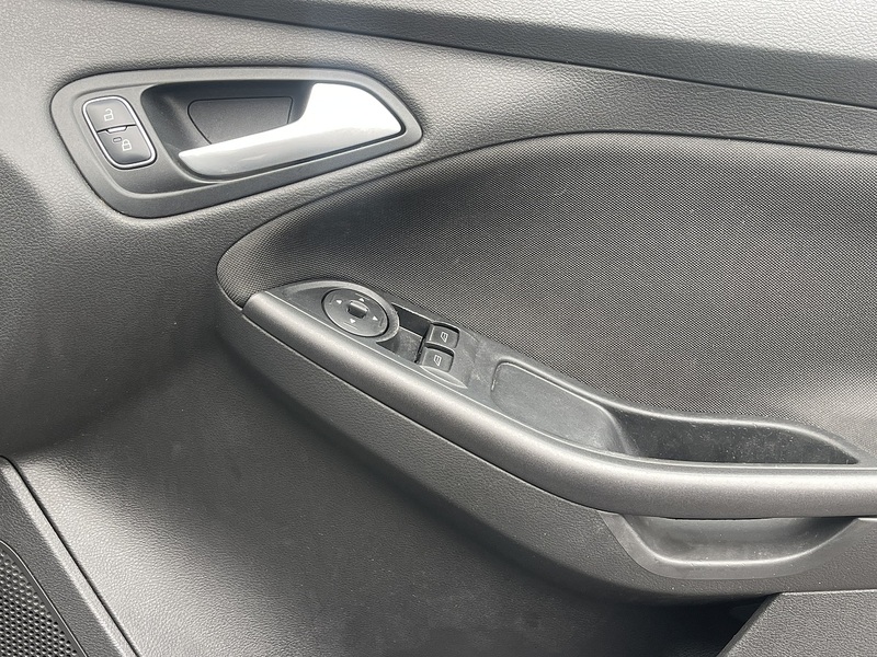 Ford Focus 1.0T EcoBoost ST-Line Hatchback 5dr Petrol Auto Euro 6 (s/s) (125 ps) - U2325