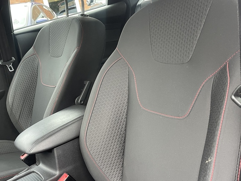 Ford Focus 1.0T EcoBoost ST-Line Hatchback 5dr Petrol Auto Euro 6 (s/s) (125 ps) - U2325