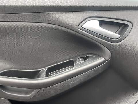 Ford Focus 1.0T EcoBoost ST-Line Hatchback 5dr Petrol Auto Euro 6 (s/s) (125 ps) - U2325