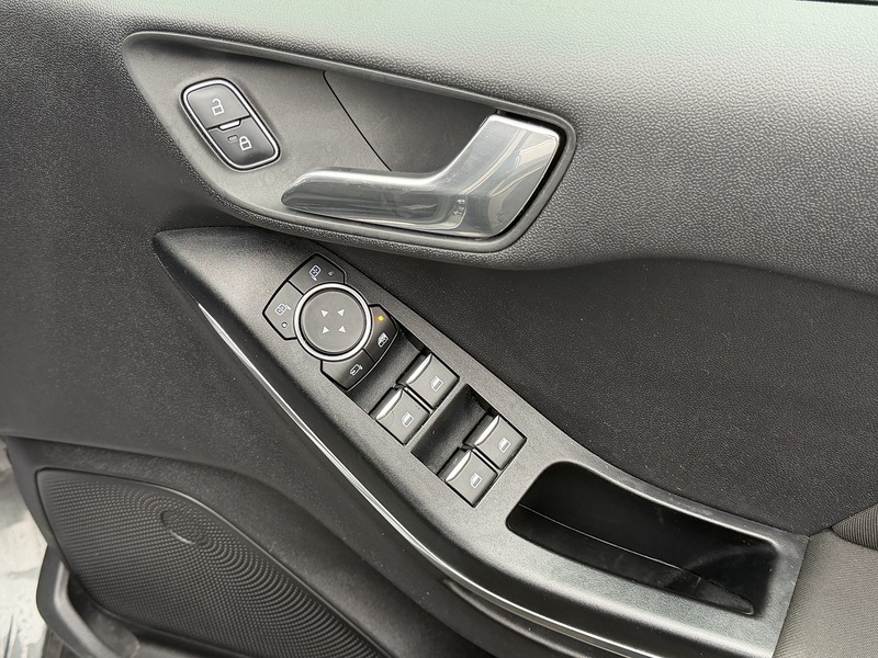 Ford Fiesta 1.0T EcoBoost Titanium Hatchback 5dr Petrol Auto Euro 6 (s/s) (100 ps) - U2329