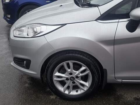 Ford Fiesta 1.0T EcoBoost Zetec Hatchback 5dr Petrol Powershift Euro 5 (100 ps) - U2330